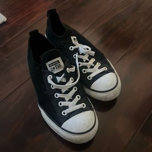 Size 4 converse black low tops